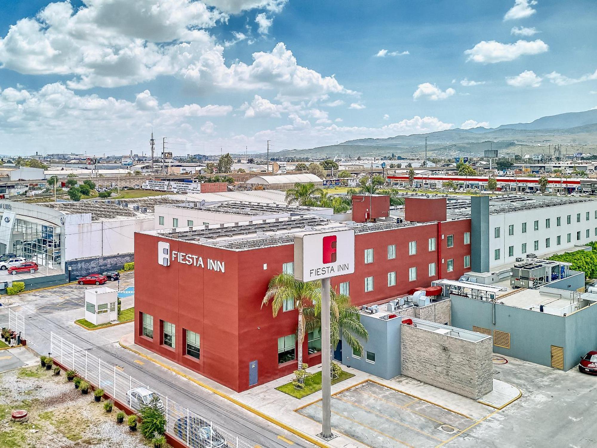 Fiesta Inn Express San Luis Potosi Oriente Экстерьер фото