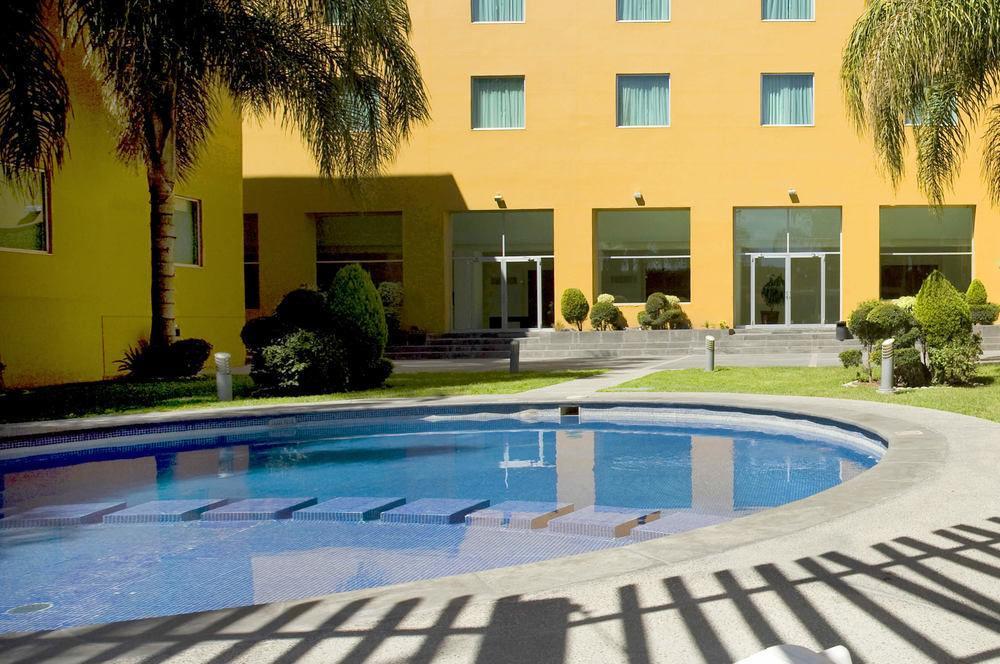 Fiesta Inn Express San Luis Potosi Oriente Экстерьер фото