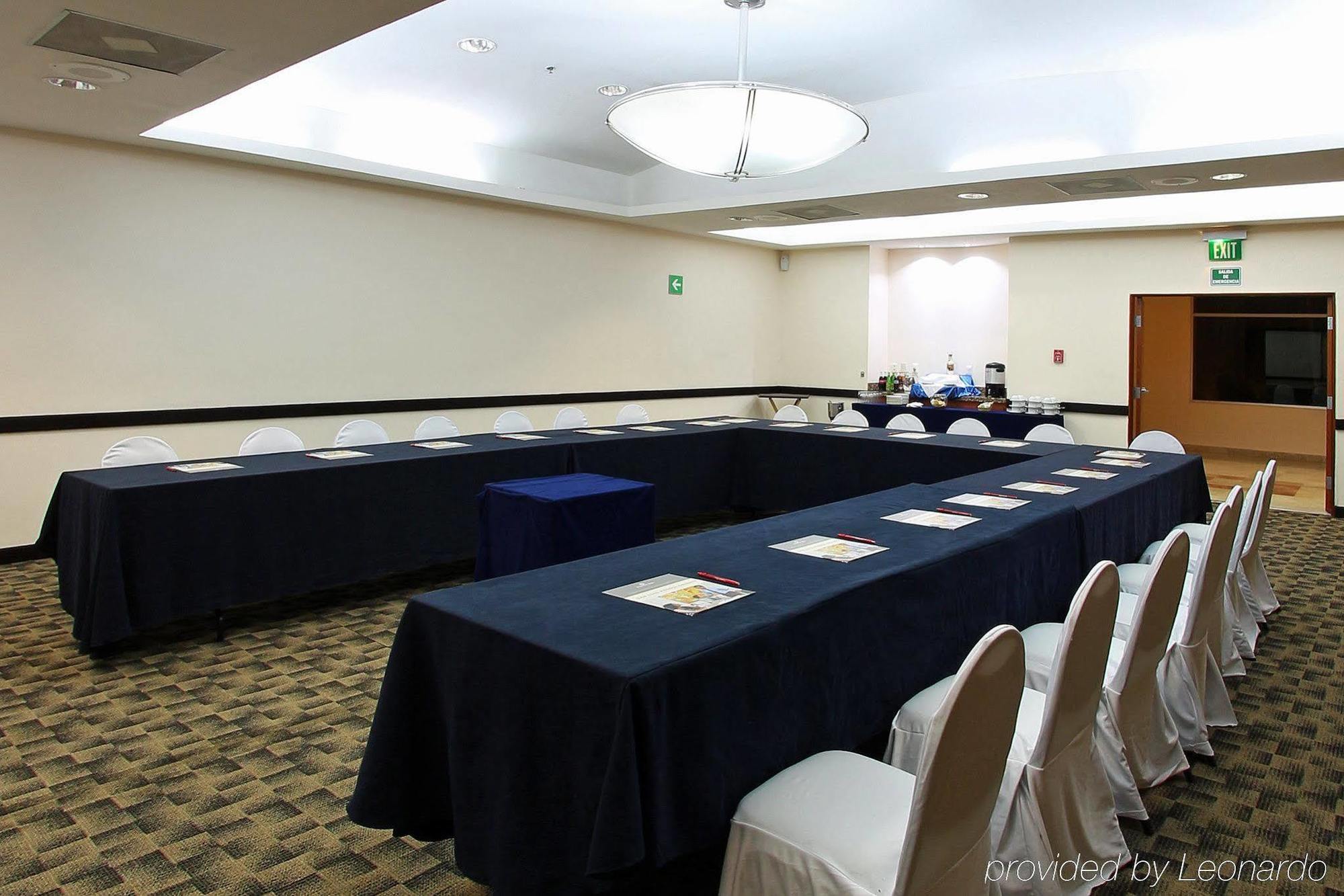 Fiesta Inn Express San Luis Potosi Oriente Экстерьер фото