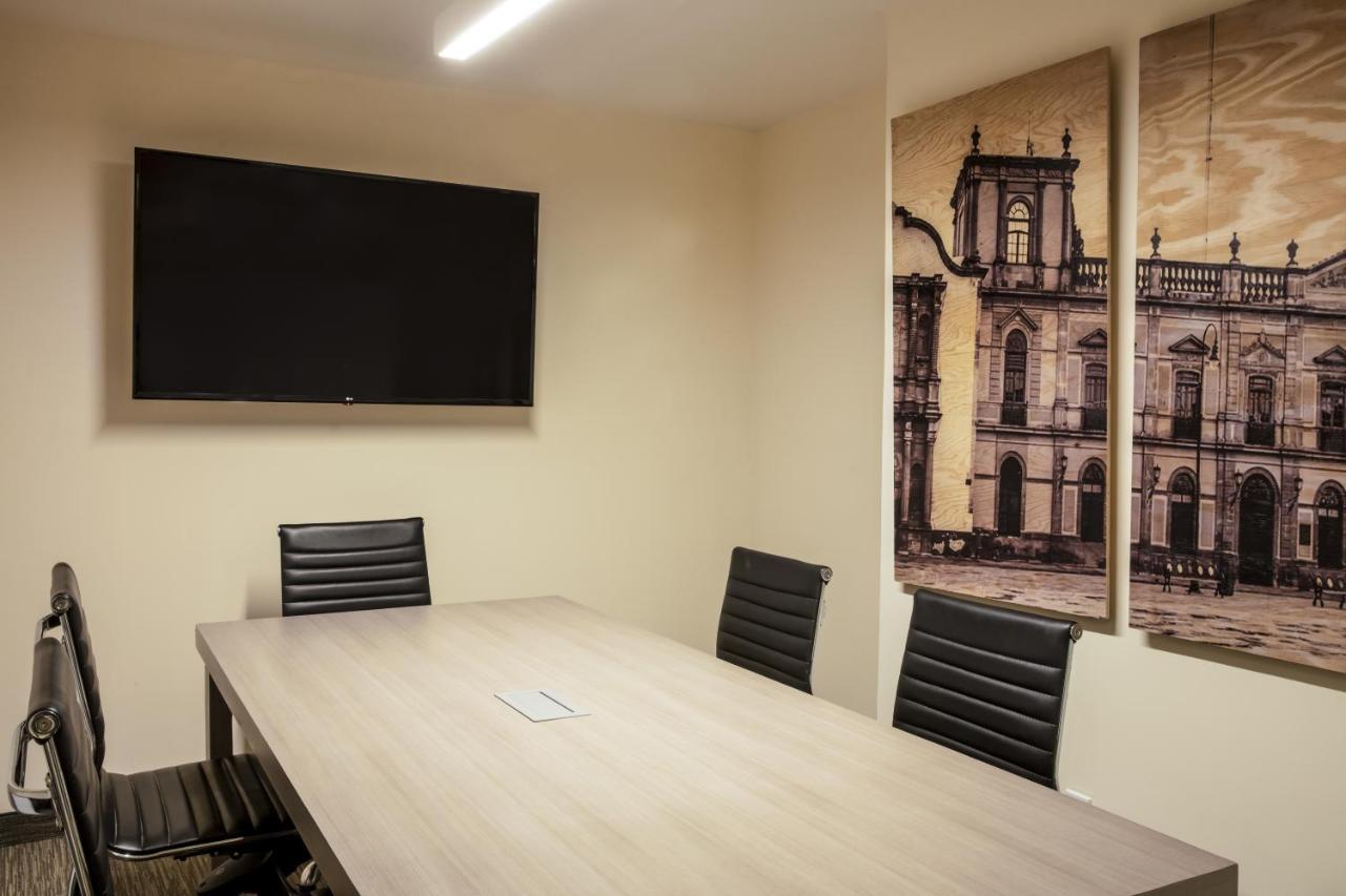 Fiesta Inn Express San Luis Potosi Oriente Экстерьер фото